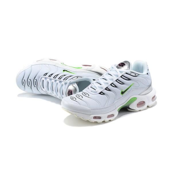 AIR MAX PLUS TN ‘NEON METALLIC SILVER’
